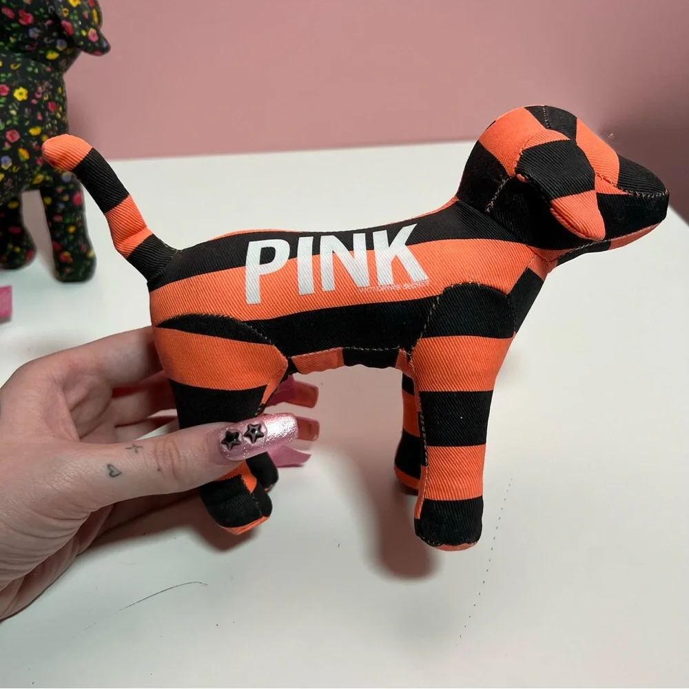 Y2K 2000s mcbling Victoria Secret pink dogs